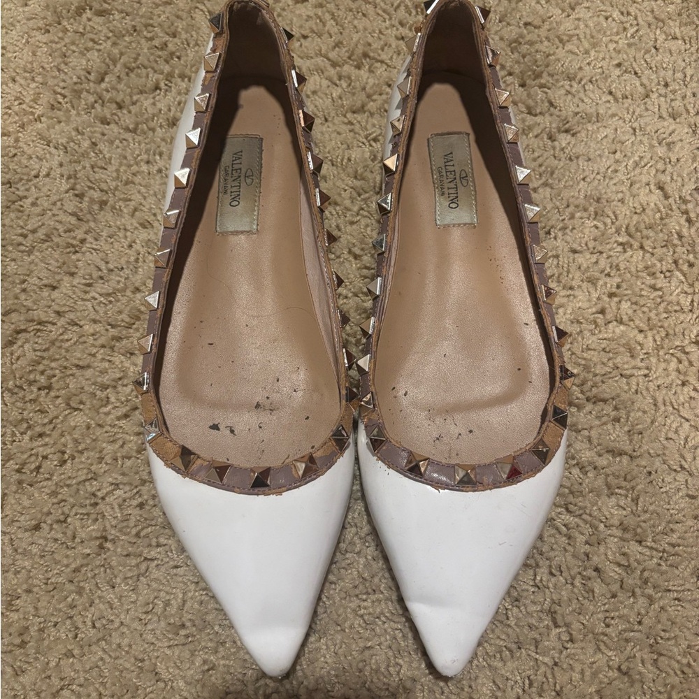 Valentino White Rockstud Flats